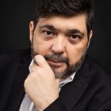 Magna Aspásia Fontenelle entrevista o escritor cearense Cássio Cavalcante