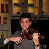 Diego Maluffe: um jovem de 19 anos, com seu violino e seus sonhos