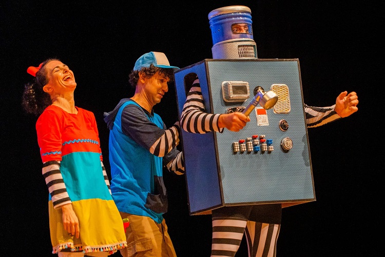 Cena do musical infantil 'Destroca'