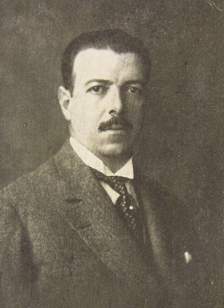 Júlio Prestes de Albuquerque.